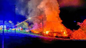 Flammeninferno in Haslach-Bollenbach: Aussiedlerhof brennt bis auf die Grundmauern nieder
